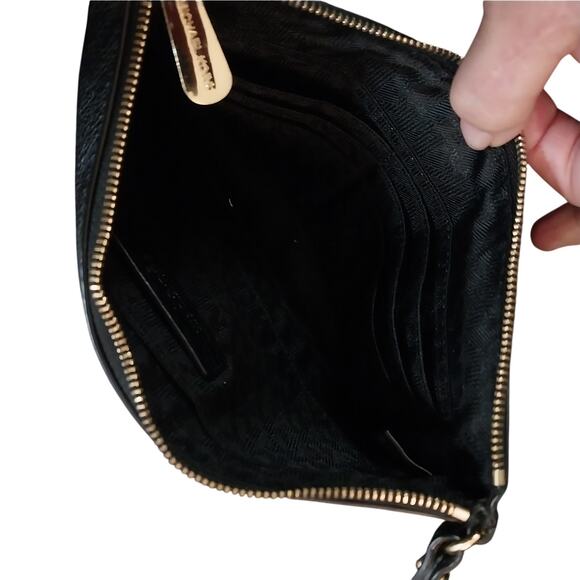MICHAEL KORS! ADORABLE BLACK PEBBLED GENUINE LEATHER GOLD LOGO WRISTLET, BAG! - Picture 7 of 8